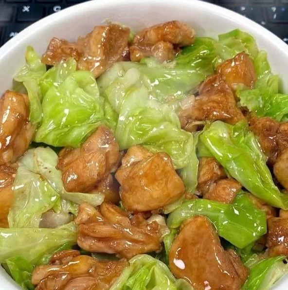 Delicious chicken stir-fry with cabbage and colorful vegetables