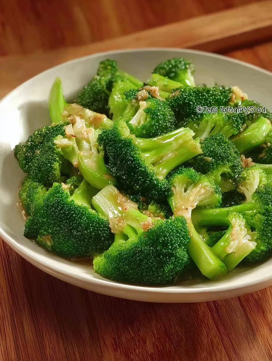 Delicious Garlic Broccoli dish in a serving bowl