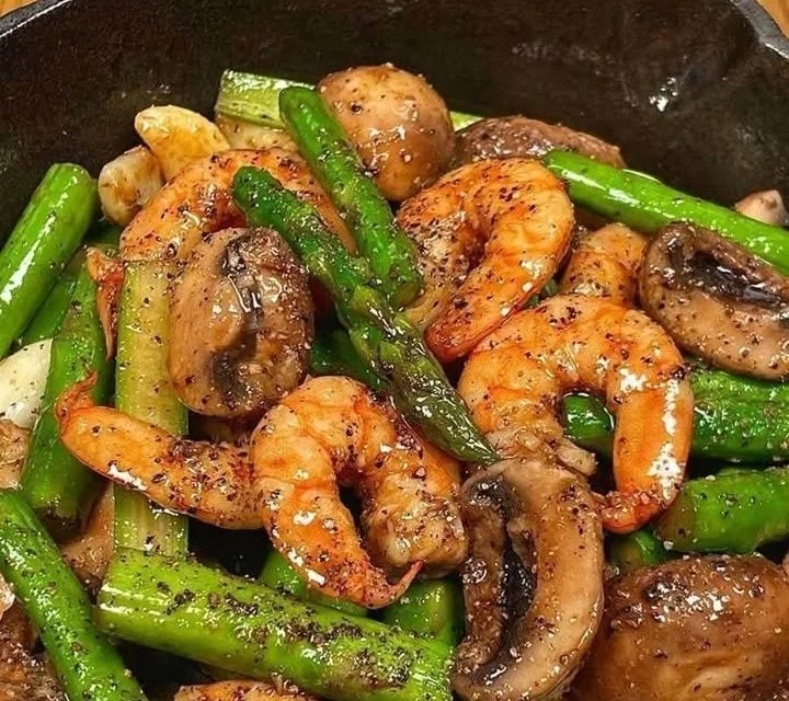 Stir-fried Shrimp, Asparagus, and Mushrooms Recipe